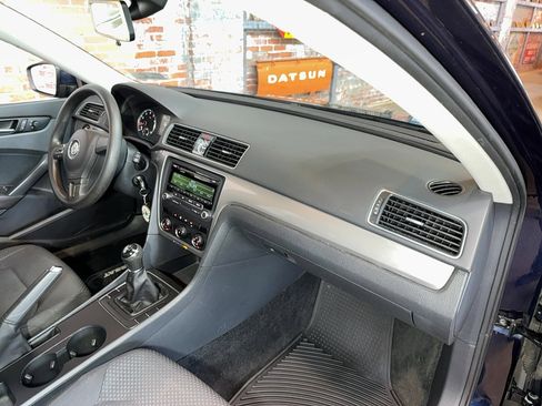 Used 2015 Volkswagen Passat 1.8T S image 59