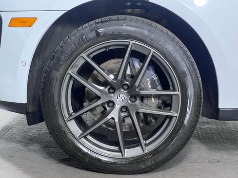 Certified 2023 Porsche Macan Turbo AWD/4WD image 11