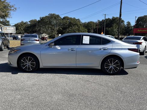 Used 2025 Lexus ES 350 w/ Premium Package image 2