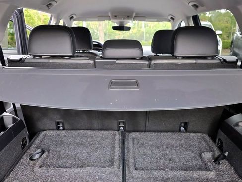 Used 2023 Volkswagen Tiguan SE FWD image 27