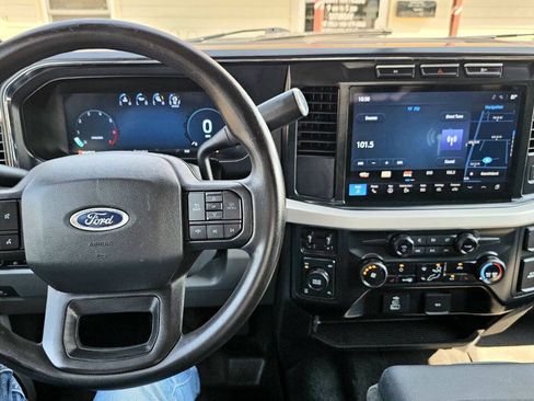 Used 2023 Ford F350 XLT w/ XLT Premium Package AWD/4WD image 7