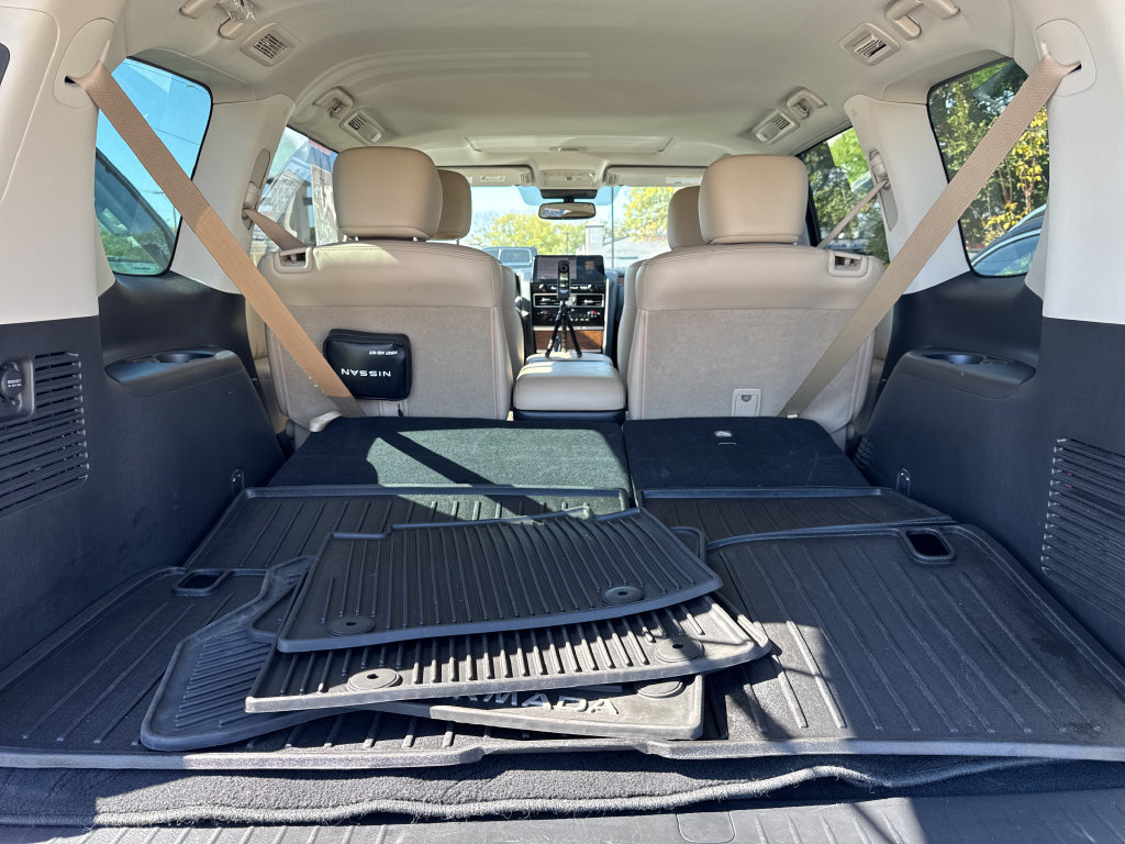 Used 2023 Nissan Armada SL w/ Captain's Chairs Package AWD/4WD image 23