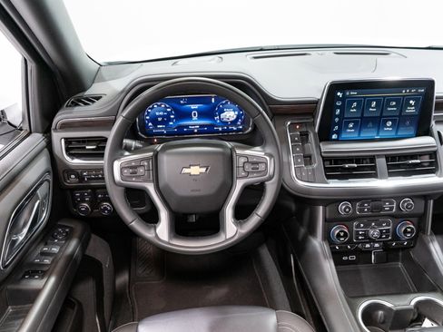 Used 2024 Chevrolet Suburban LT image 11