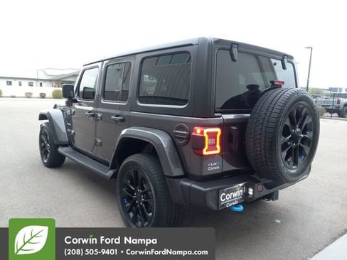 Used 2022 Jeep Wrangler Unlimited Sahara w/ Cold Weather Group image 5