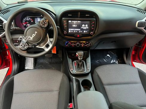 Used 2022 Kia Soul LX w/ Technology Package image 17