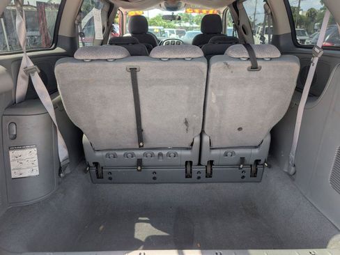 Used 2006 Dodge Grand Caravan SXT FWD image 12