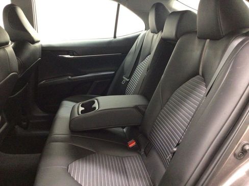Used 2024 Toyota Camry SE image 18