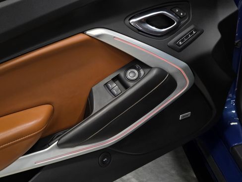 Used 2021 Chevrolet Camaro SS RWD image 16