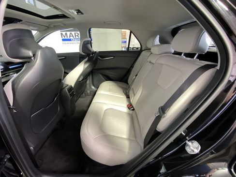 Used 2024 Kia Niro EX Touring FWD image 31