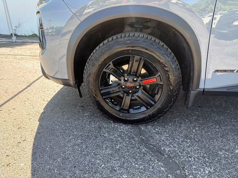 Used 2025 Nissan Rogue SV w/ Rock Creek Premium Package AWD/4WD image 32