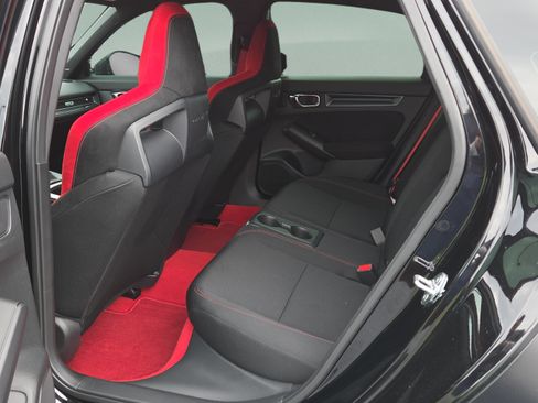 Used 2025 Honda Civic Type R image 11