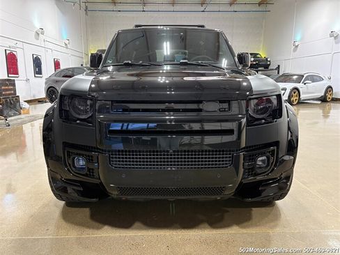 Used 2023 Land Rover Defender 90 V8 AWD/4WD image 11