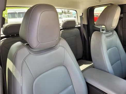 Used 2015 Chevrolet Colorado W/T RWD image 14
