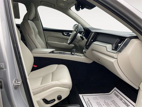 Certified 2023 Volvo XC60 B5 Plus image 15