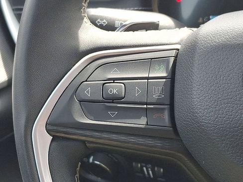 Certified 2023 Jeep Grand Cherokee Laredo w/ Luxury Tech Group I image 17