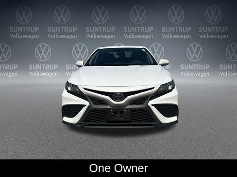 Used 2022 Toyota Camry SE w/ Cold Weather Package FWD image 6