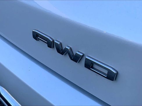 Used 2023 GMC Acadia Denali w/ Denali Ultimate Package AWD/4WD image 10
