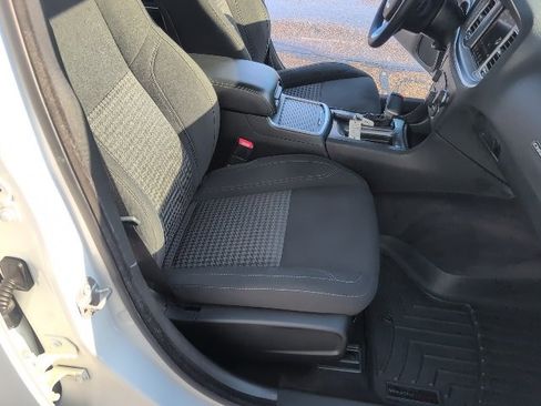 Used 2017 Dodge Charger SXT w/ Driver Confidence Group image 33