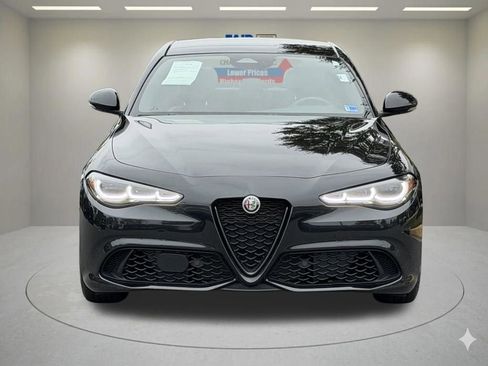 Used 2025 Alfa Romeo Giulia AWD w/ Veloce Package AWD image 4