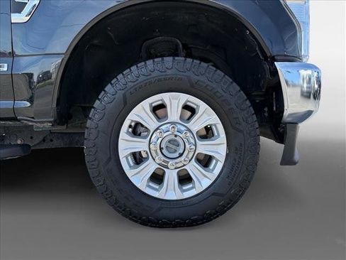Used 2022 Ford F250 XLT AWD/4WD image 10