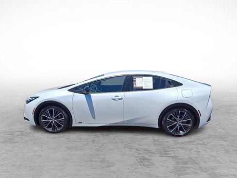 Used 2024 Toyota Prius XLE AWD/4WD image 2