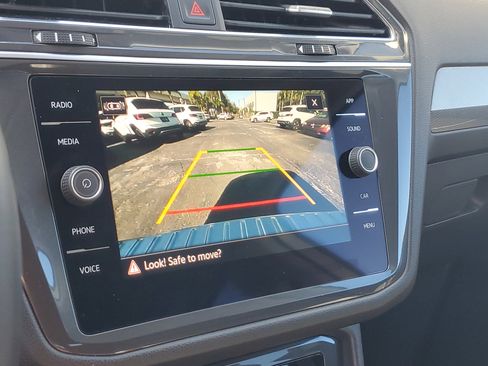 Used 2023 Volkswagen Tiguan SE image 26