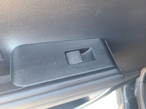 Used 2023 Toyota Highlander LE image 15