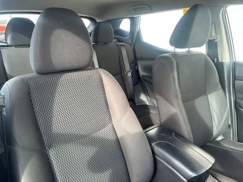 Used 2021 Nissan Rogue Sport S image 16