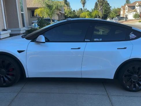 Used 2022 Tesla Model Y Performance AWD/4WD image 4