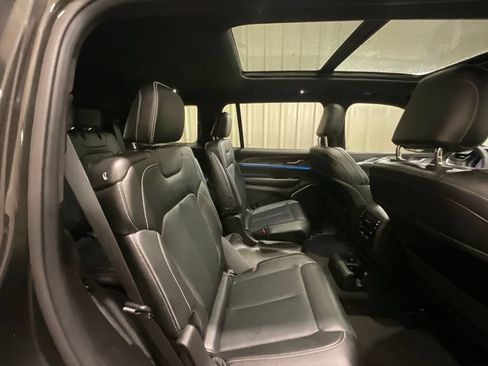 Used 2024 Jeep Grand Cherokee L Overland AWD/4WD image 17