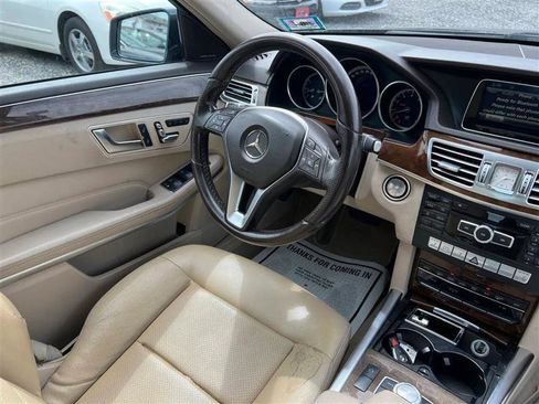 Used 2014 Mercedes-Benz E 350 4MATIC Sedan image 18