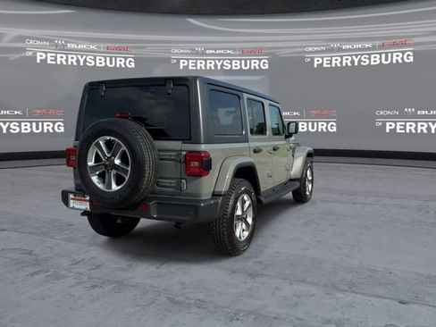 Used 2018 Jeep Wrangler Unlimited Sahara AWD/4WD image 7