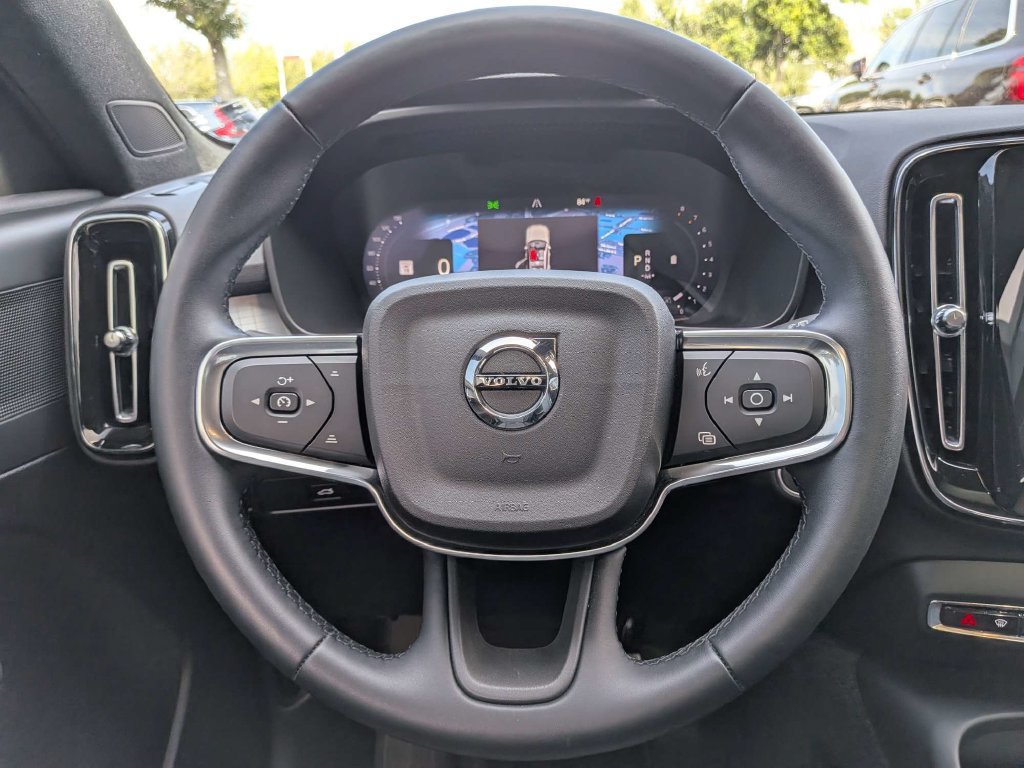 Used 2025 Volvo XC40 B5 Core AWD/4WD image 22