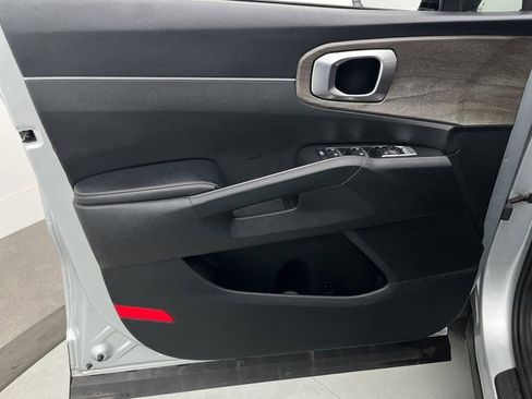 Used 2021 Kia Sorento EX w/ Panoramic Sunroof Package image 15