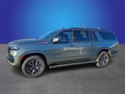 Used 2024 Chevrolet Suburban Z71 w/ Luxury Package image 6