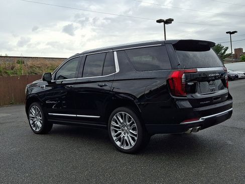 Used 2025 GMC Yukon Denali w/ Sun & Power Step Package AWD/4WD image 4