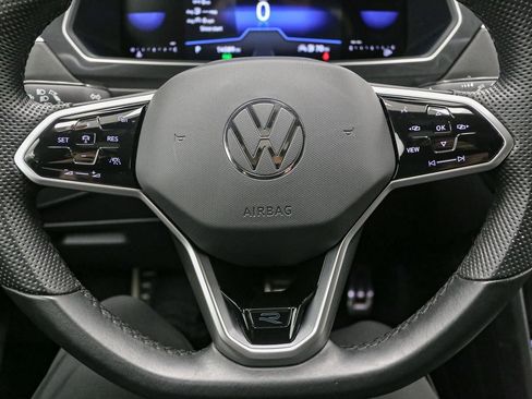 Certified 2024 Volkswagen Tiguan SE R-Line AWD/4WD image 41