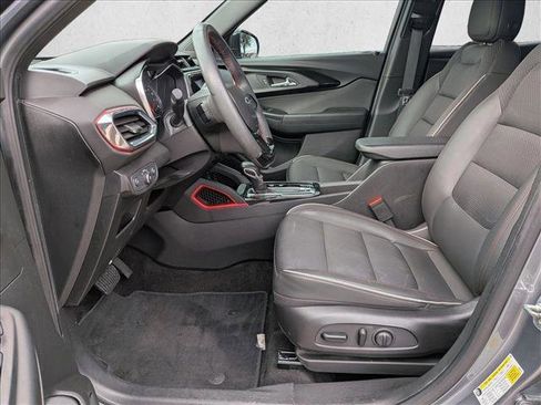 Used 2021 Chevrolet TrailBlazer RS w/ Sun and Liftgate Package image 17