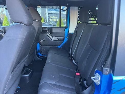 Used 2016 Jeep Wrangler Unlimited Sport w/ Connectivity Group AWD/4WD image 26
