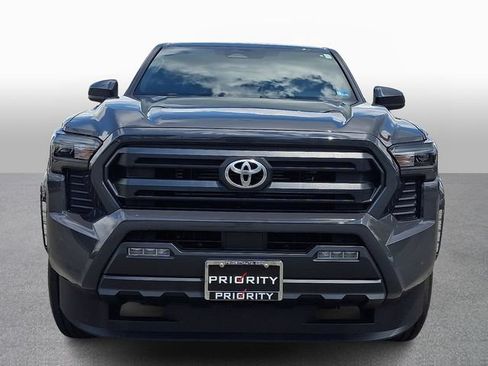 Used 2025 Toyota Tacoma SR5 AWD/4WD image 2