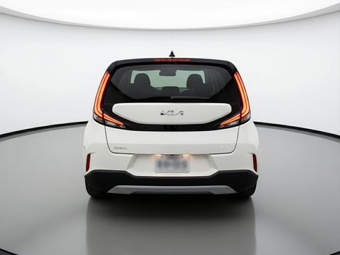 Used 2025 Kia Soul LX w/ LX Technology Package image 7