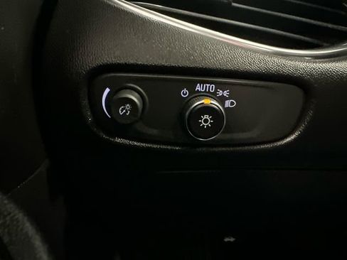 Used 2017 Chevrolet Malibu Premier w/ Premier Sun and Wheel Package image 29