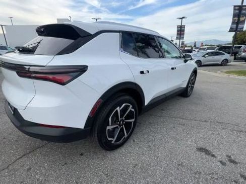 New 2026 Chevrolet Equinox EV LT FWD image 8