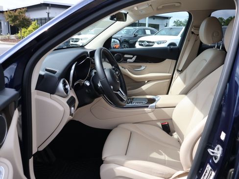 Used 2022 Mercedes-Benz GLC 300 image 10