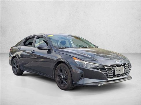 Used 2021 Hyundai Elantra SEL FWD image 3