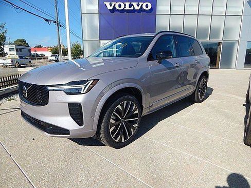 New 2026 Volvo XC90 B6 Ultra w/ Lounge Package AWD/4WD image 3
