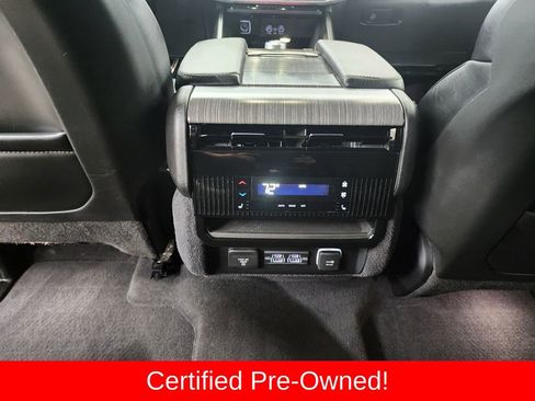 Certified 2024 Jeep Wagoneer L Series III w/ Flexible Seating Group AWD/4WD image 26