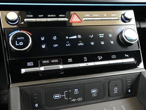 Used 2025 Hyundai Santa Fe Calligraphy AWD/4WD image 28
