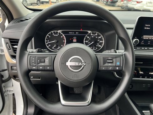 Certified 2024 Nissan Rogue SV image 10