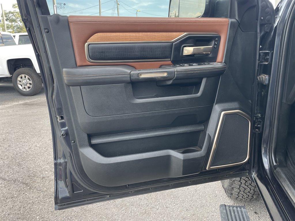 Used 2022 RAM 3500 Limited AWD/4WD image 42